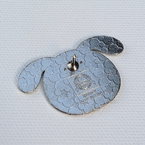 Tsum Tsum Oswald the Lucky Rabbit enamel Disney pin - Picture 3 of 4